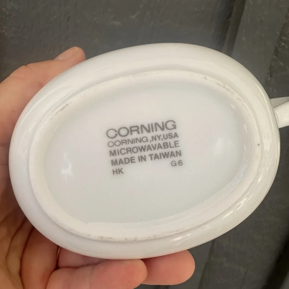 Corning Ware Ceramic White Gravy Boat Creamer Cup Pitcher Container with Handle